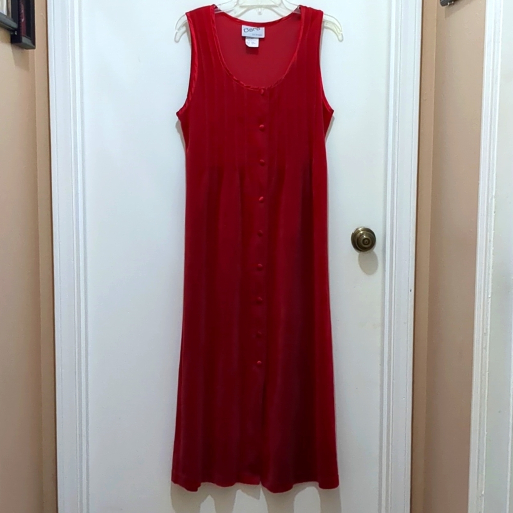 Dare to dress Red Dress Size 5 equivalent to Size 10.